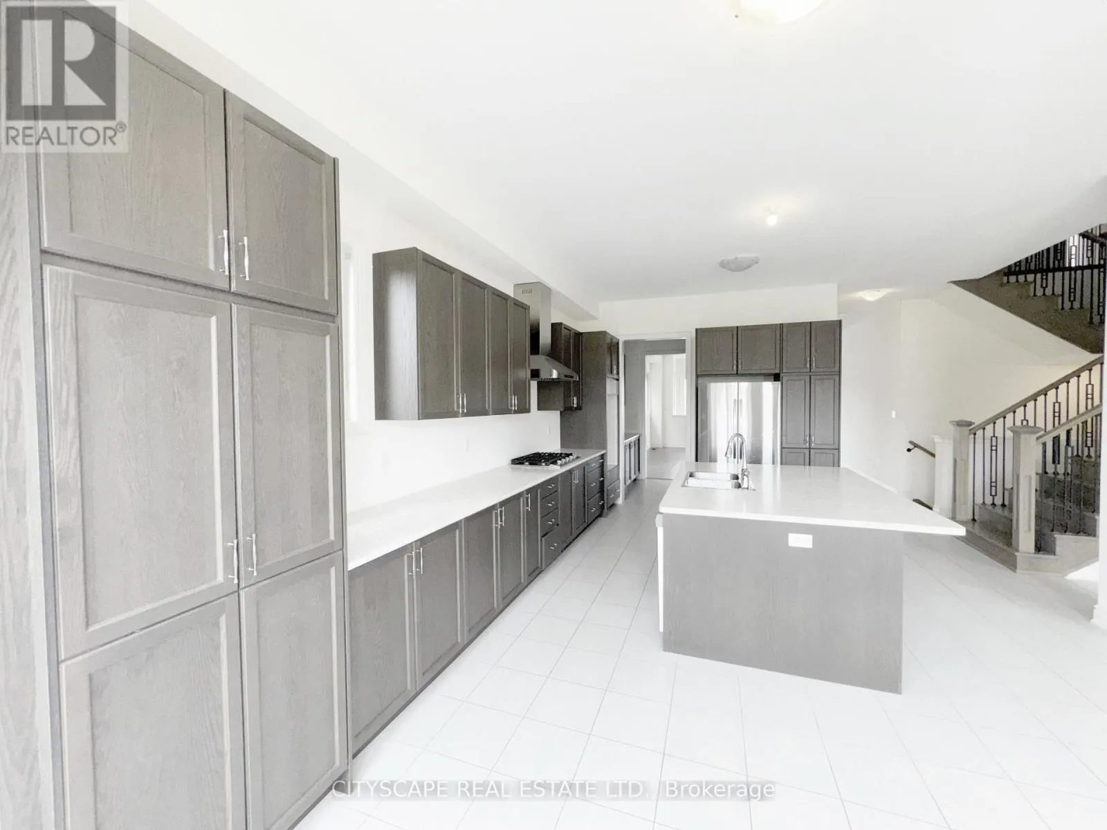 76 ELSTONE PLACE