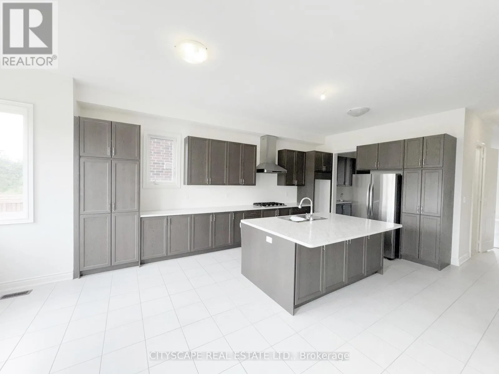 76 ELSTONE PLACE