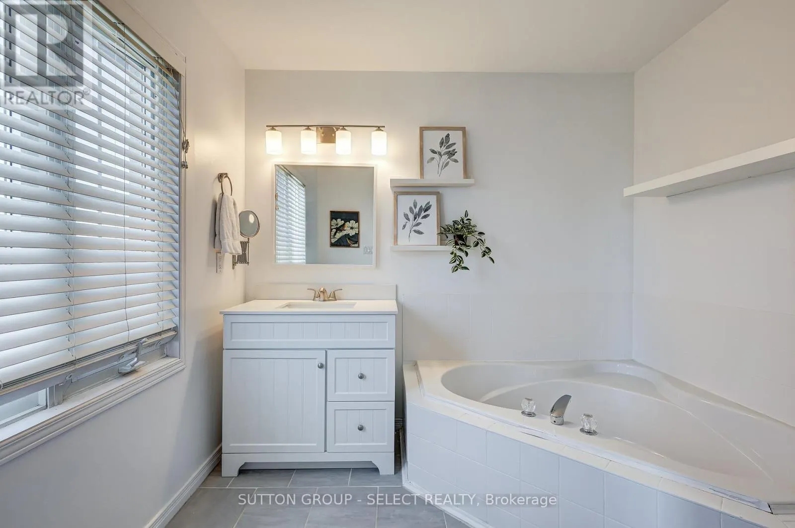 14 PONSFORD PLACE