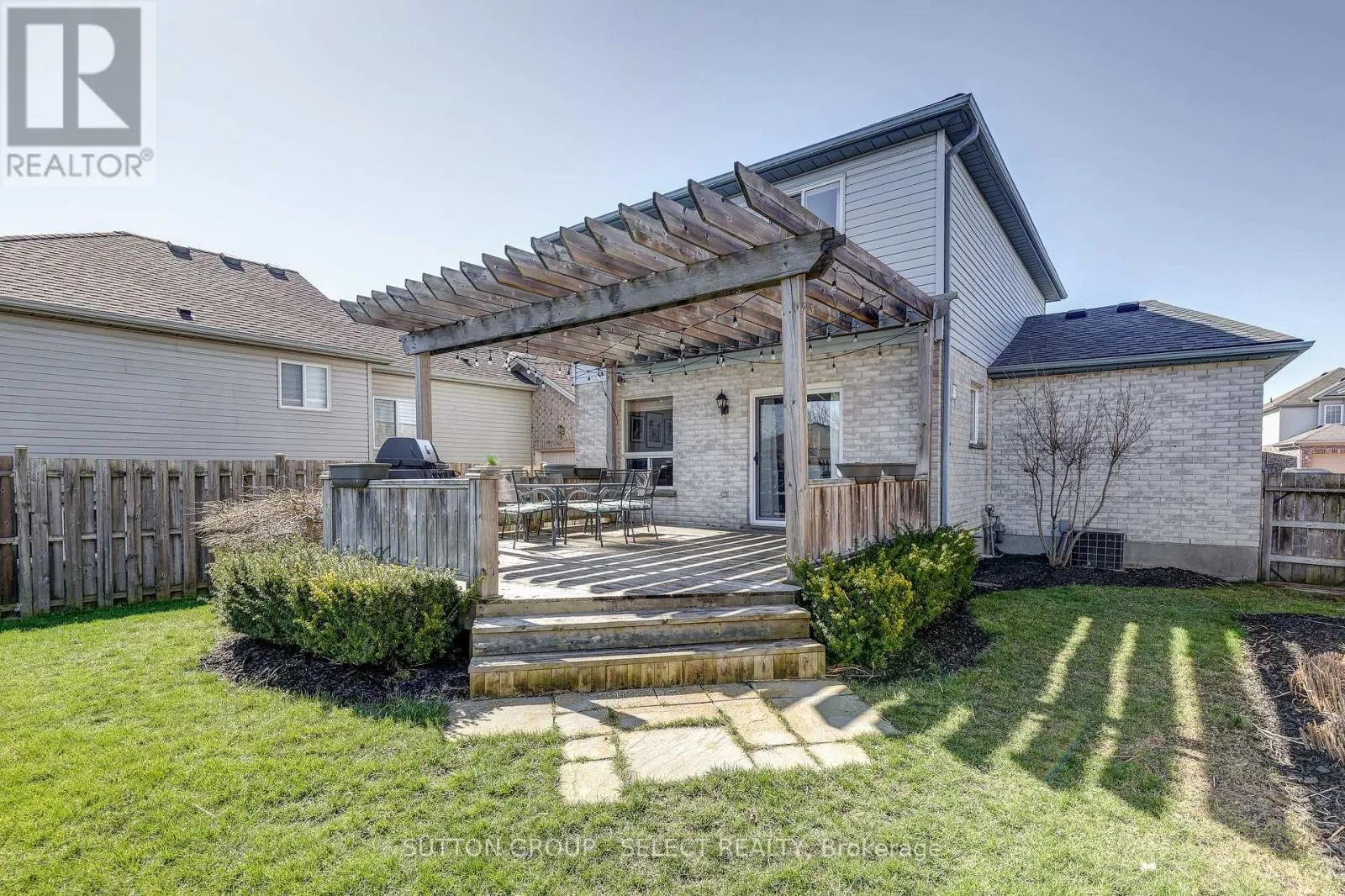 14 PONSFORD PLACE