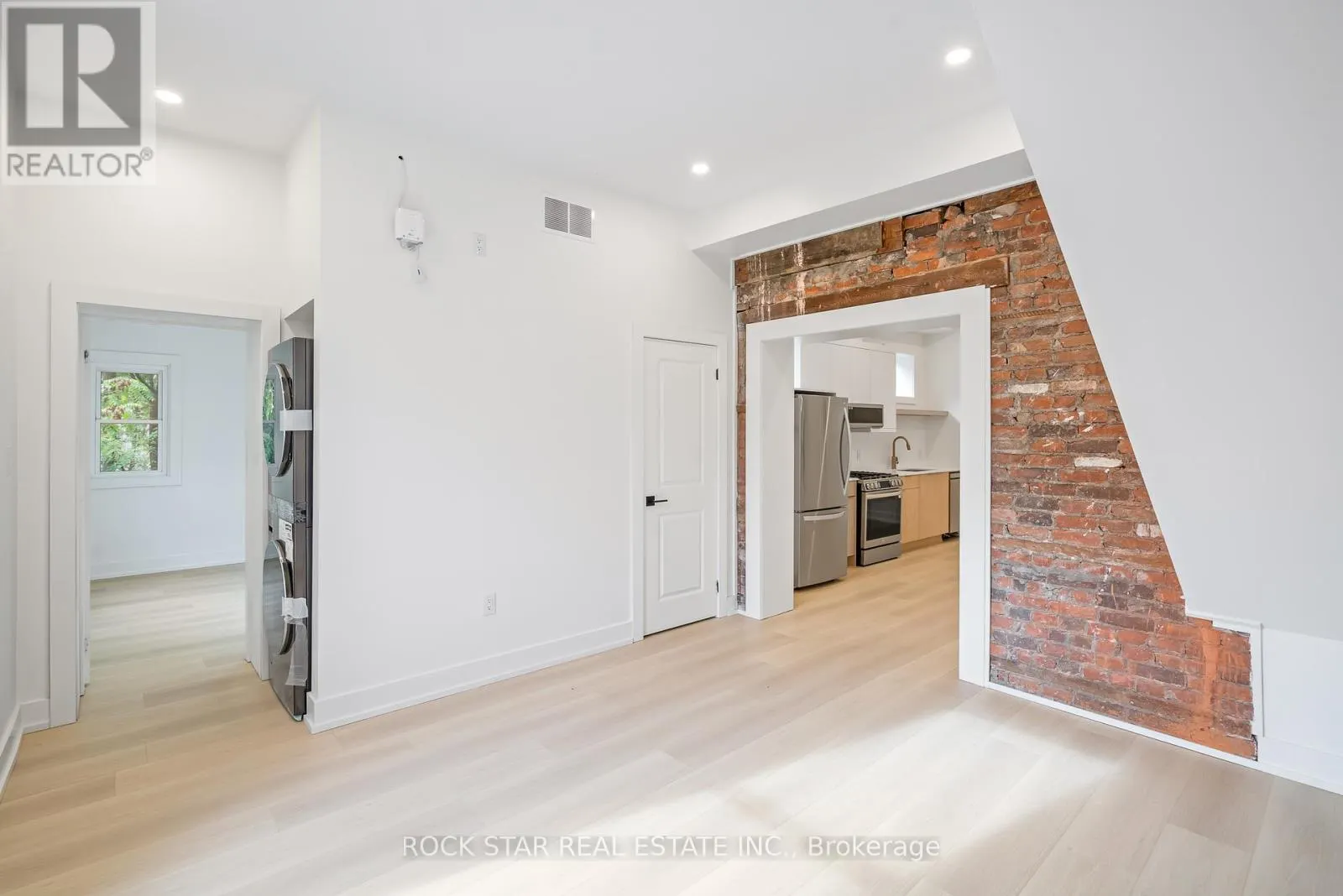 42 RAY STREET S