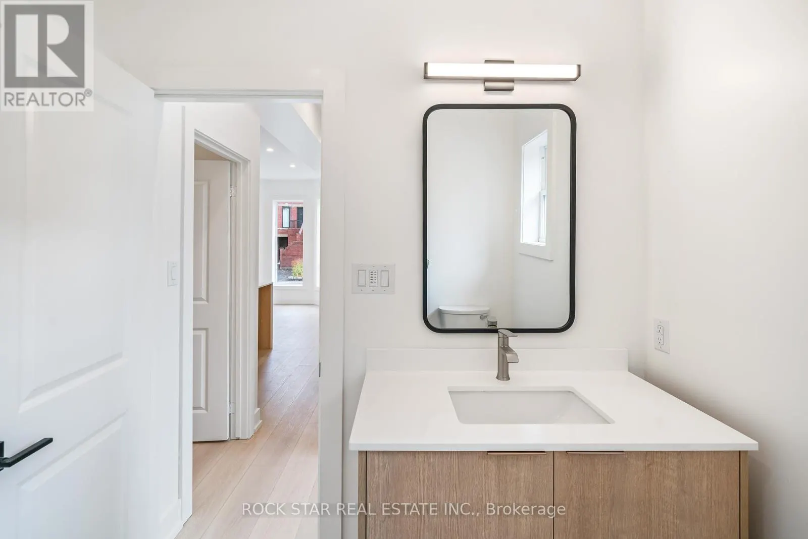 42 RAY STREET S