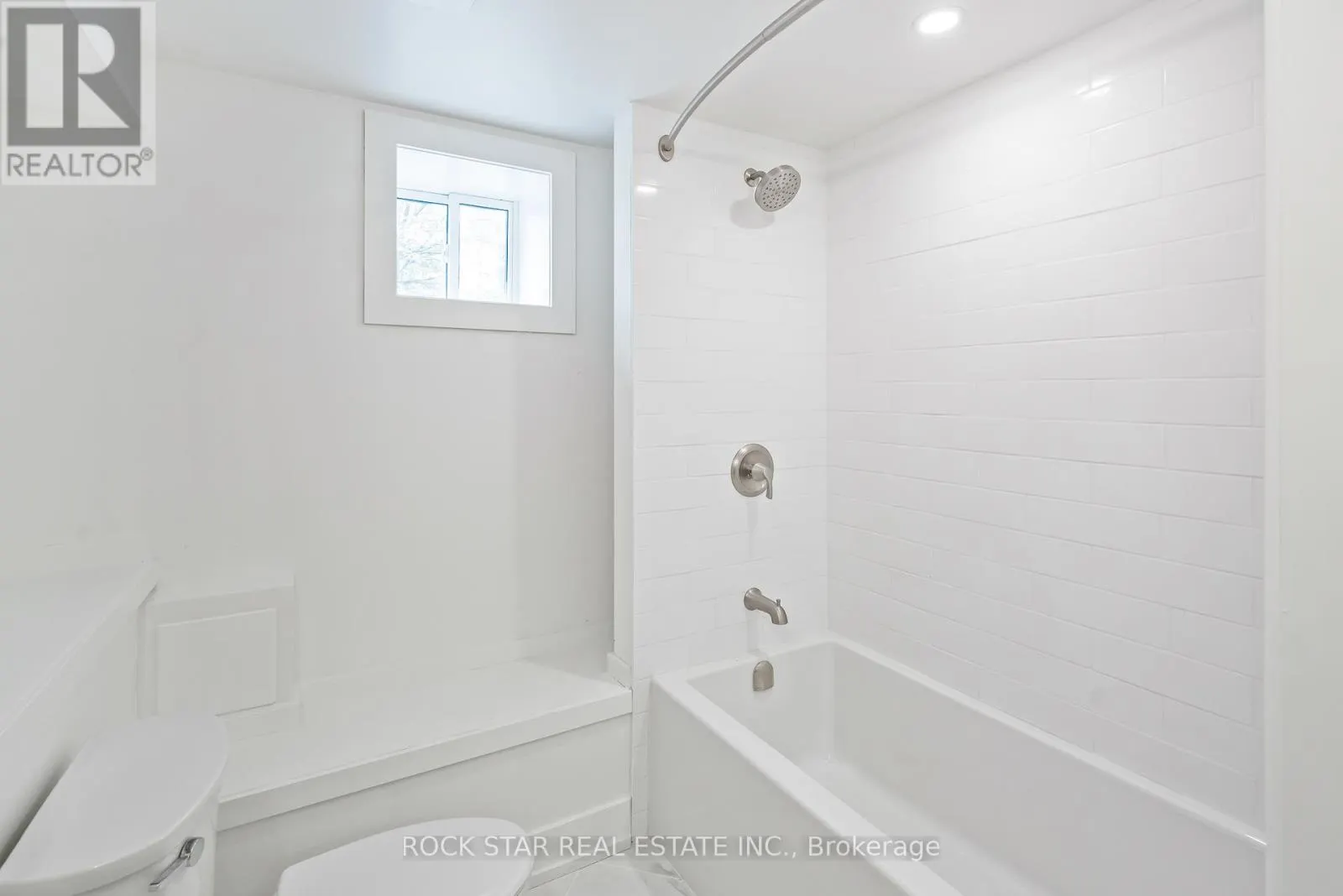 42 RAY STREET S