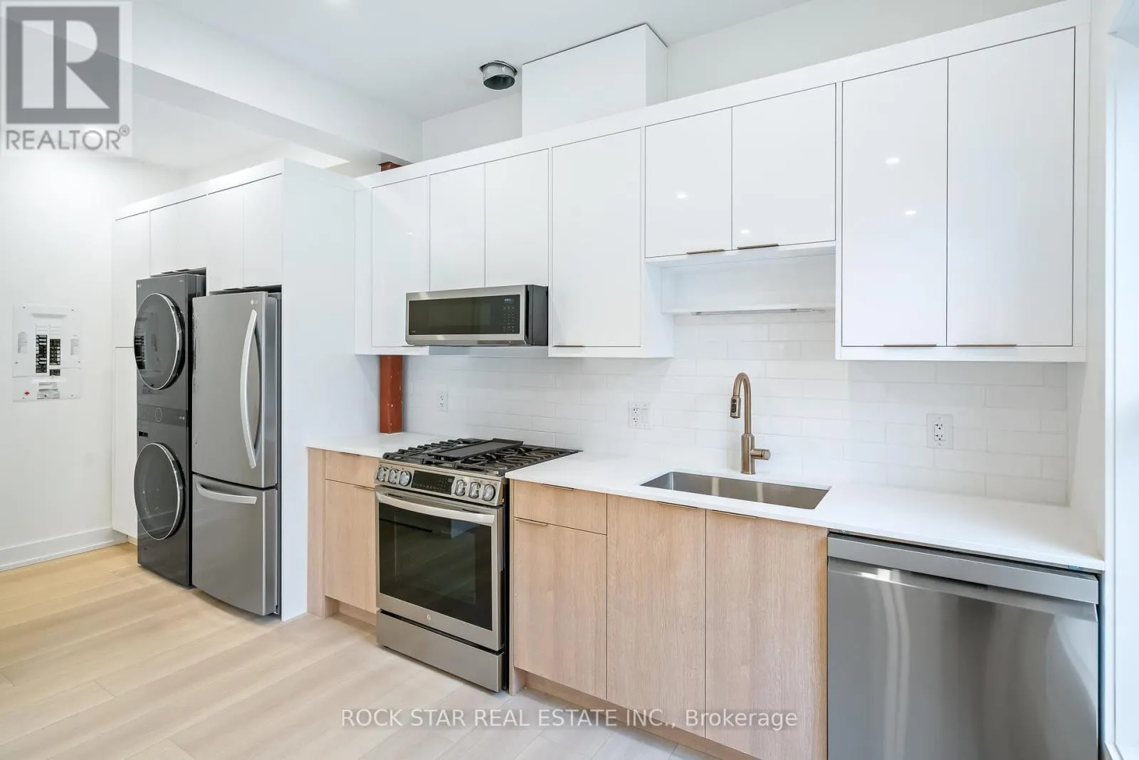 42 RAY STREET S