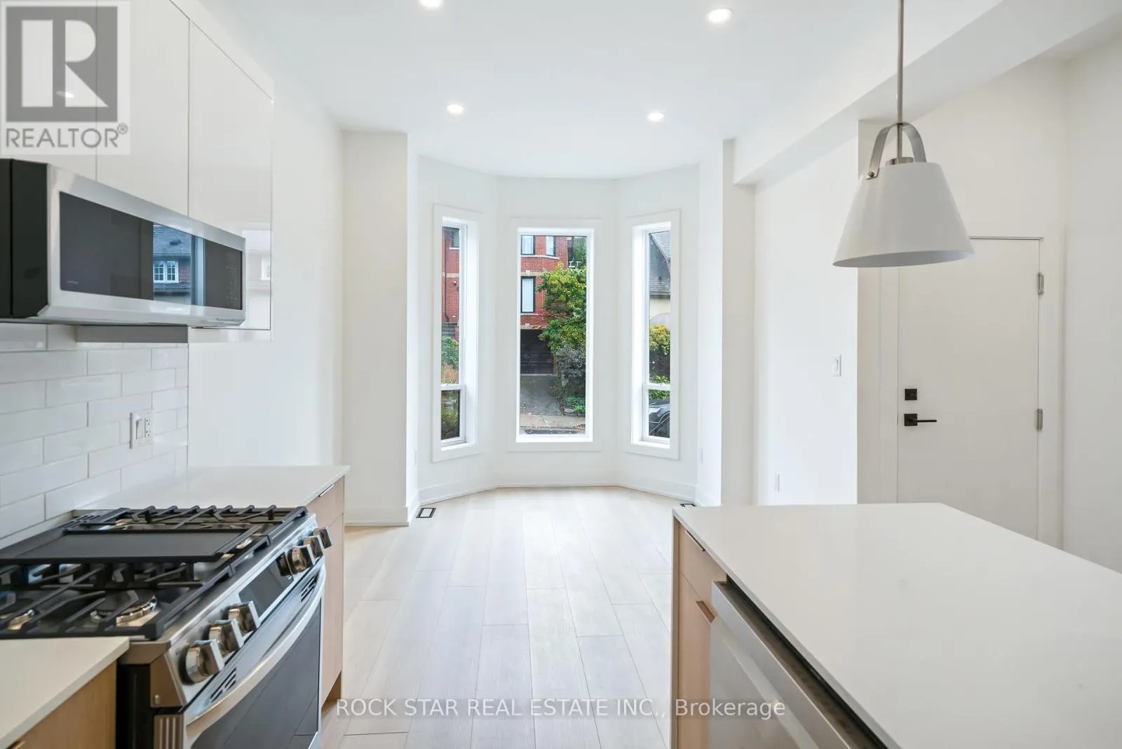 42 RAY STREET S