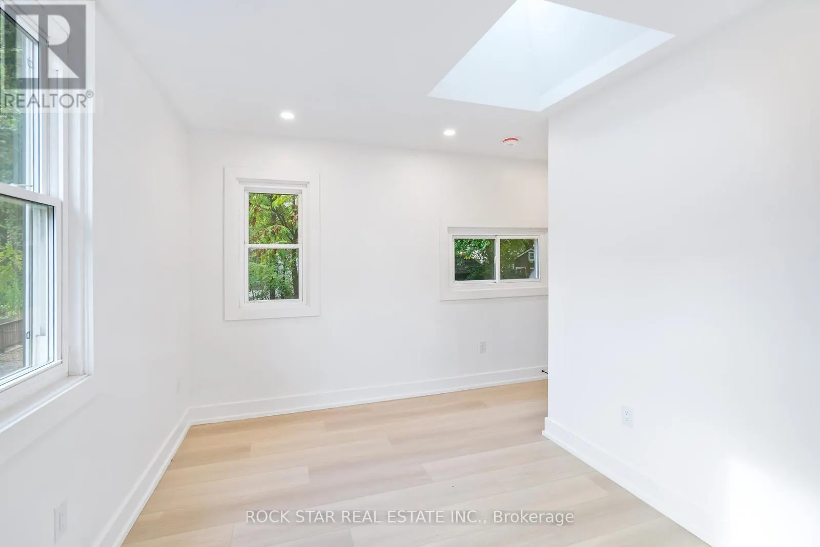 42 RAY STREET S