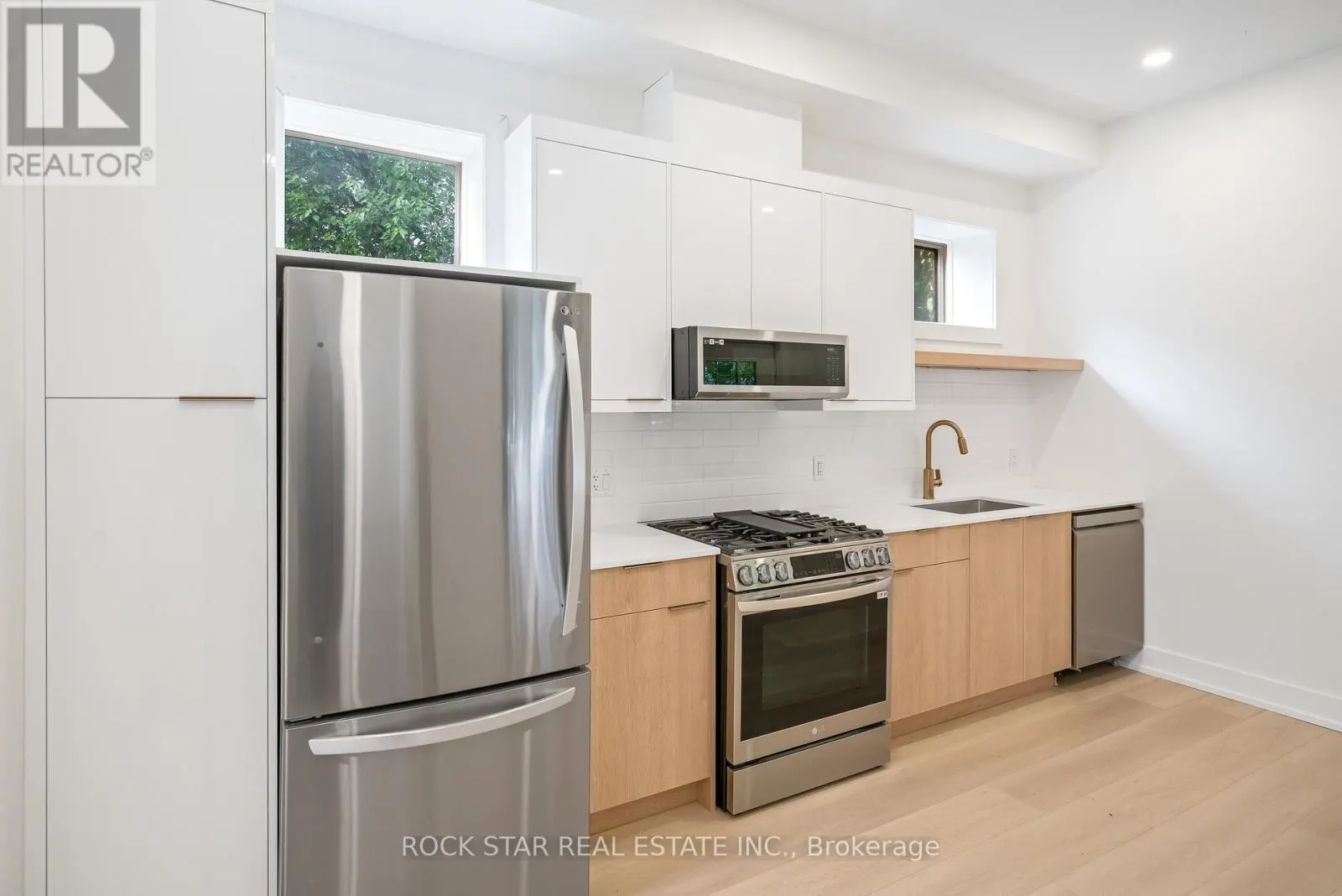 42 RAY STREET S