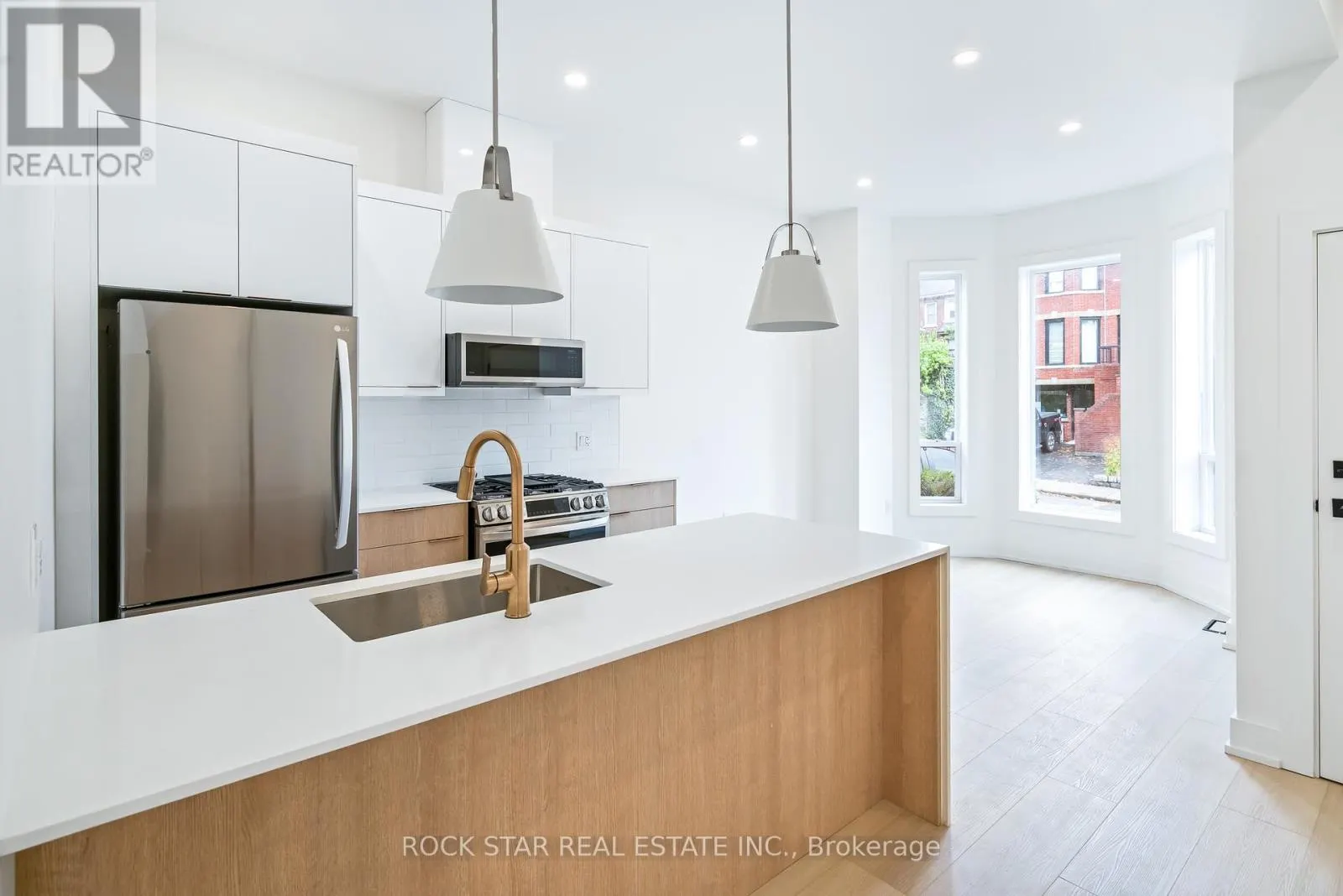 42 RAY STREET S