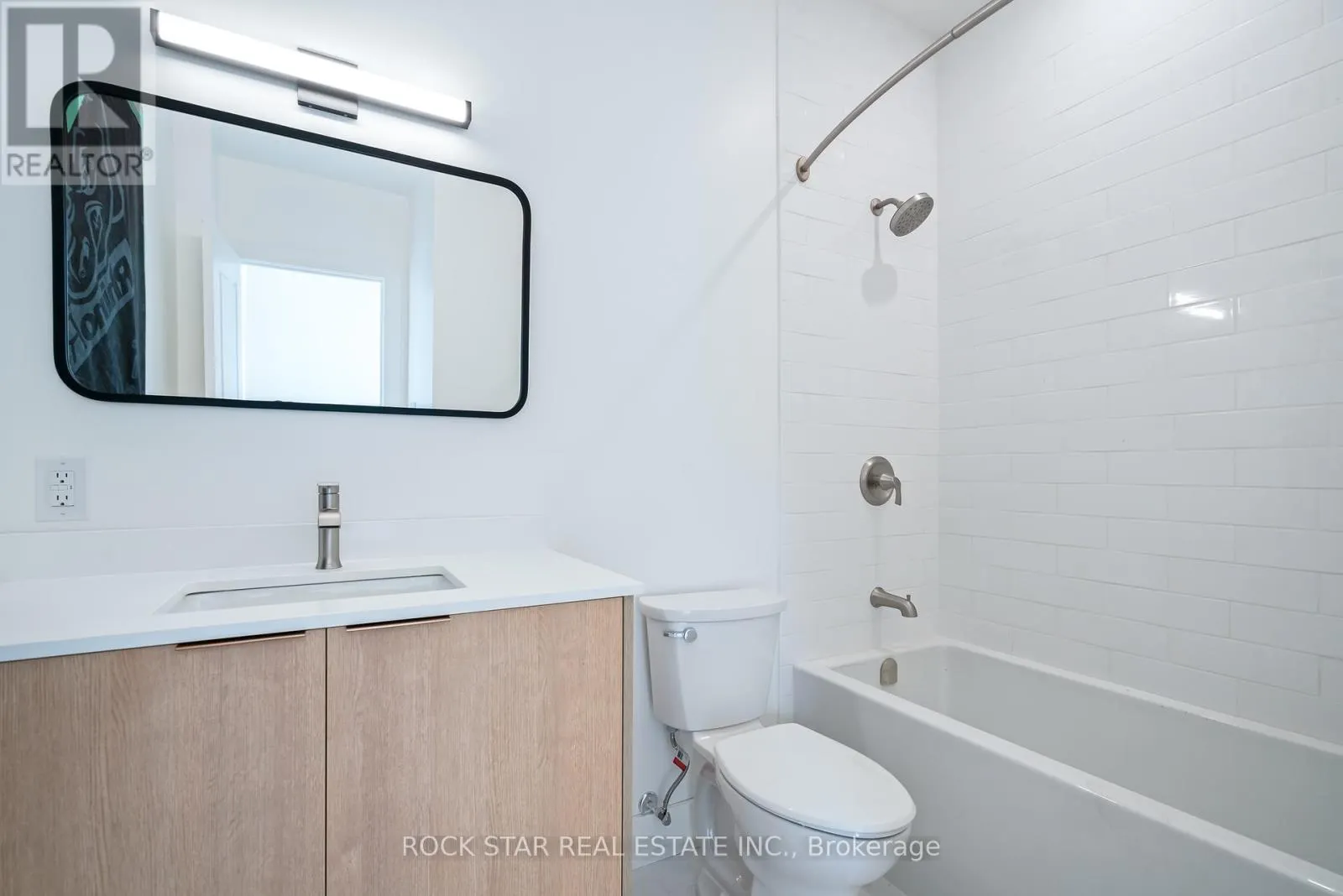 42 RAY STREET S