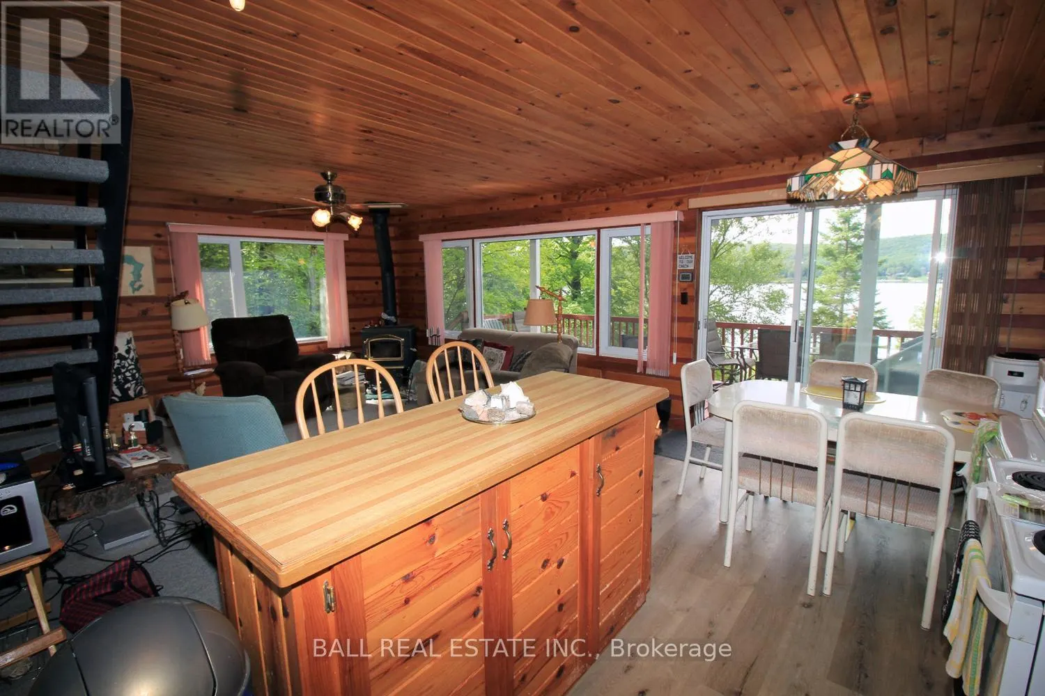 277 W DIAMOND LAKE ROAD