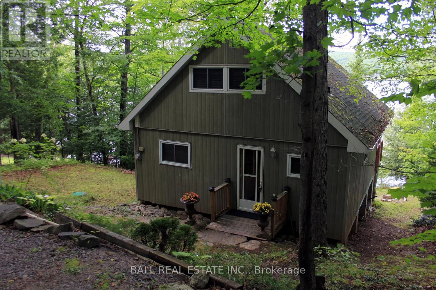 277 W DIAMOND LAKE ROAD