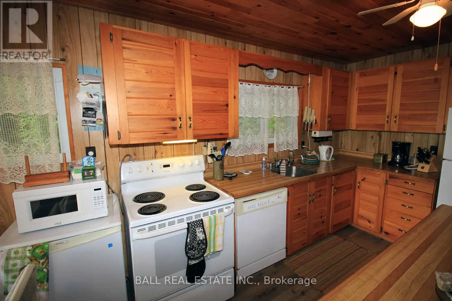 277 W DIAMOND LAKE ROAD