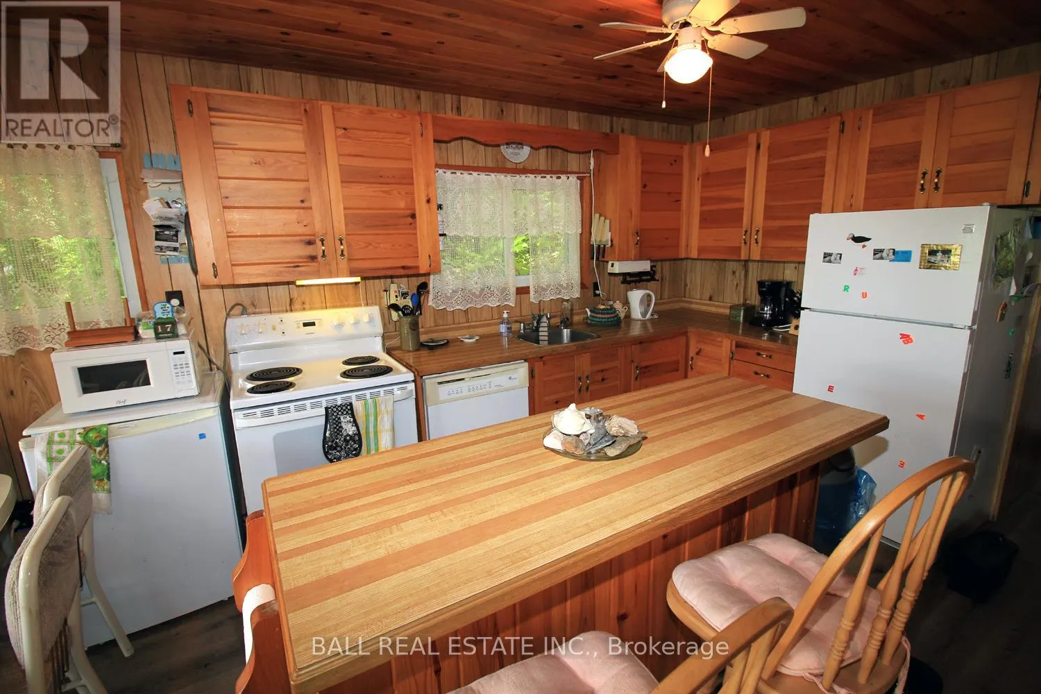 277 W DIAMOND LAKE ROAD