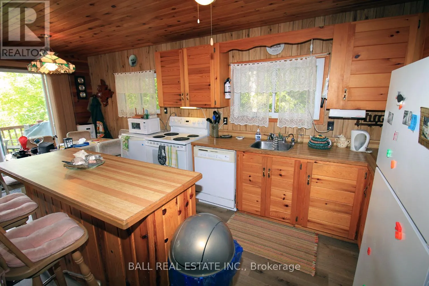 277 W DIAMOND LAKE ROAD