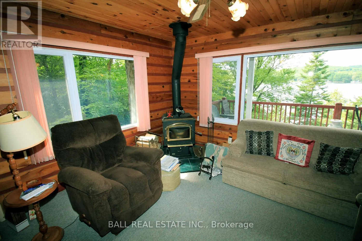 277 W DIAMOND LAKE ROAD