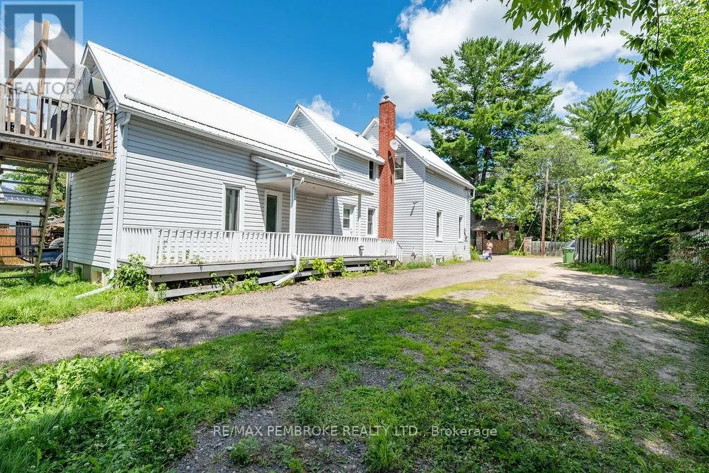 414 MOFFAT STREET