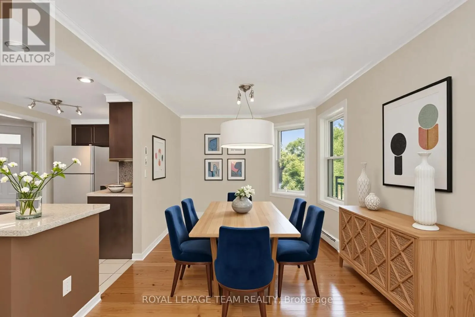1 - 1121 BAVLIE AVENUE