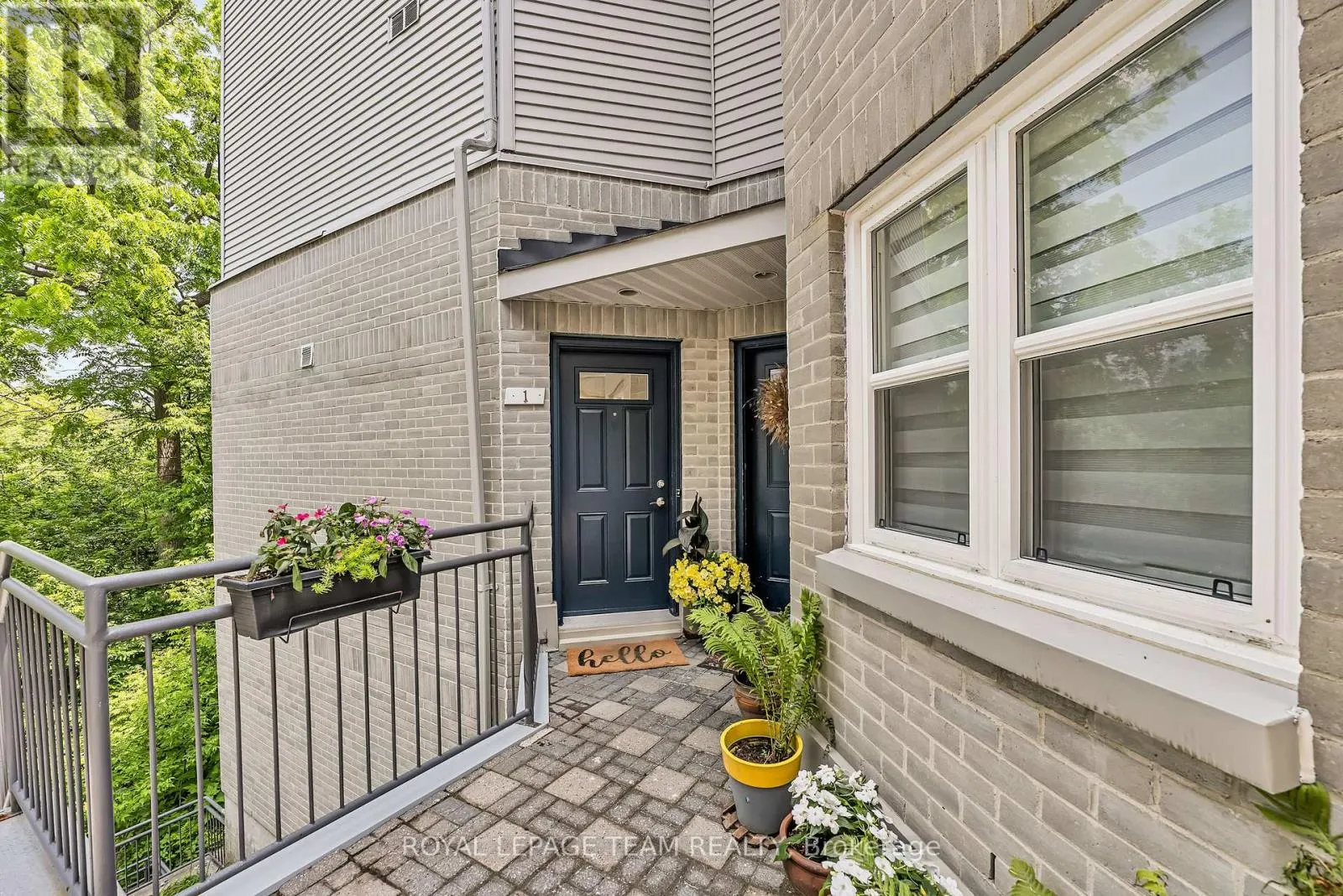 1 - 1121 BAVLIE AVENUE