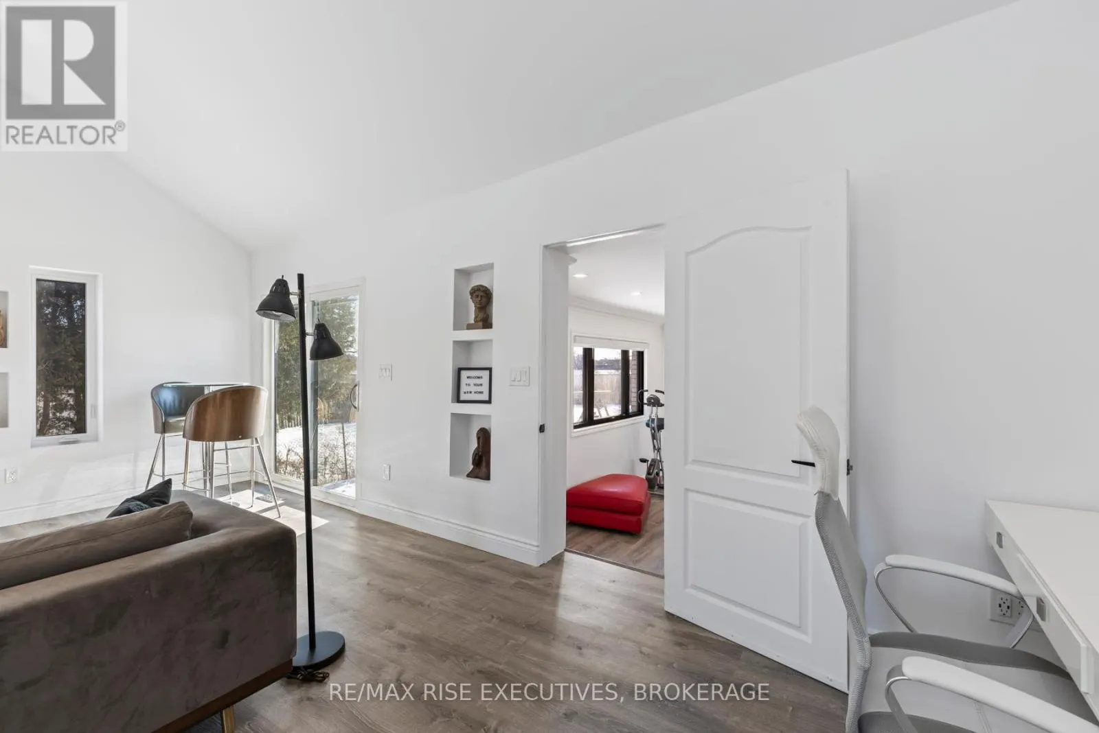 10 GREER STREET