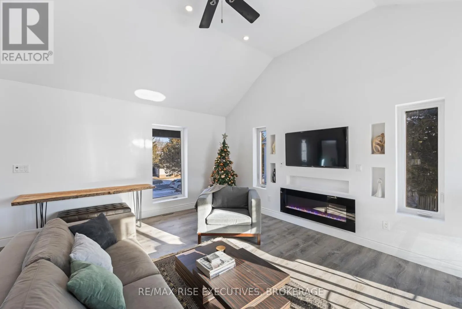 10 GREER STREET