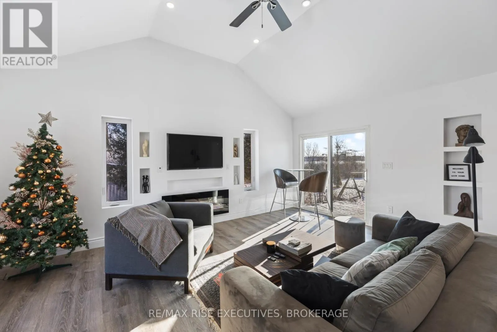 10 GREER STREET