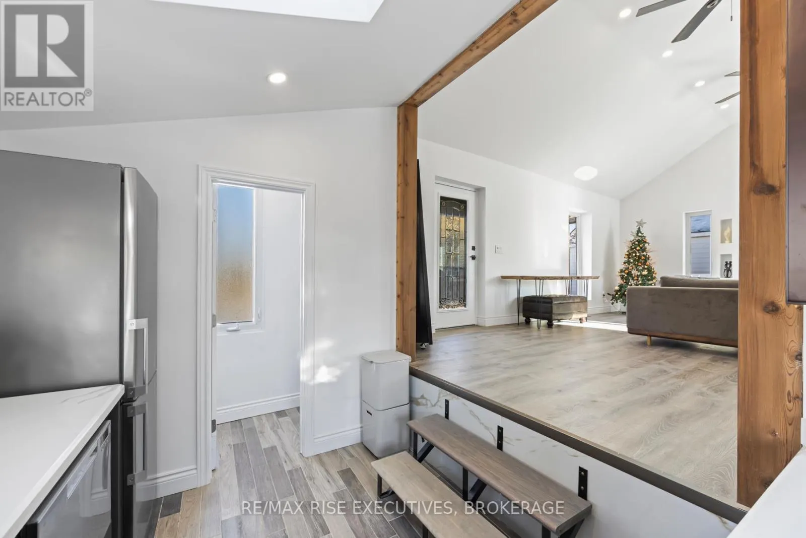 10 GREER STREET