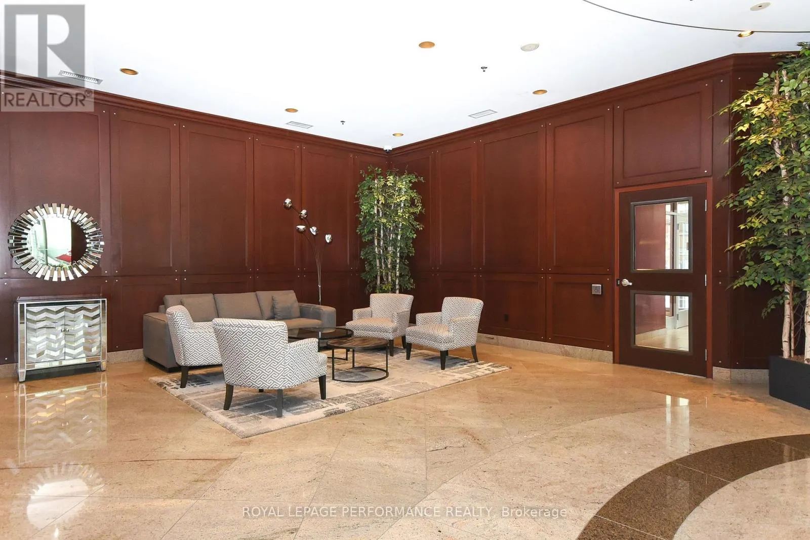1107 - 234 RIDEAU STREET