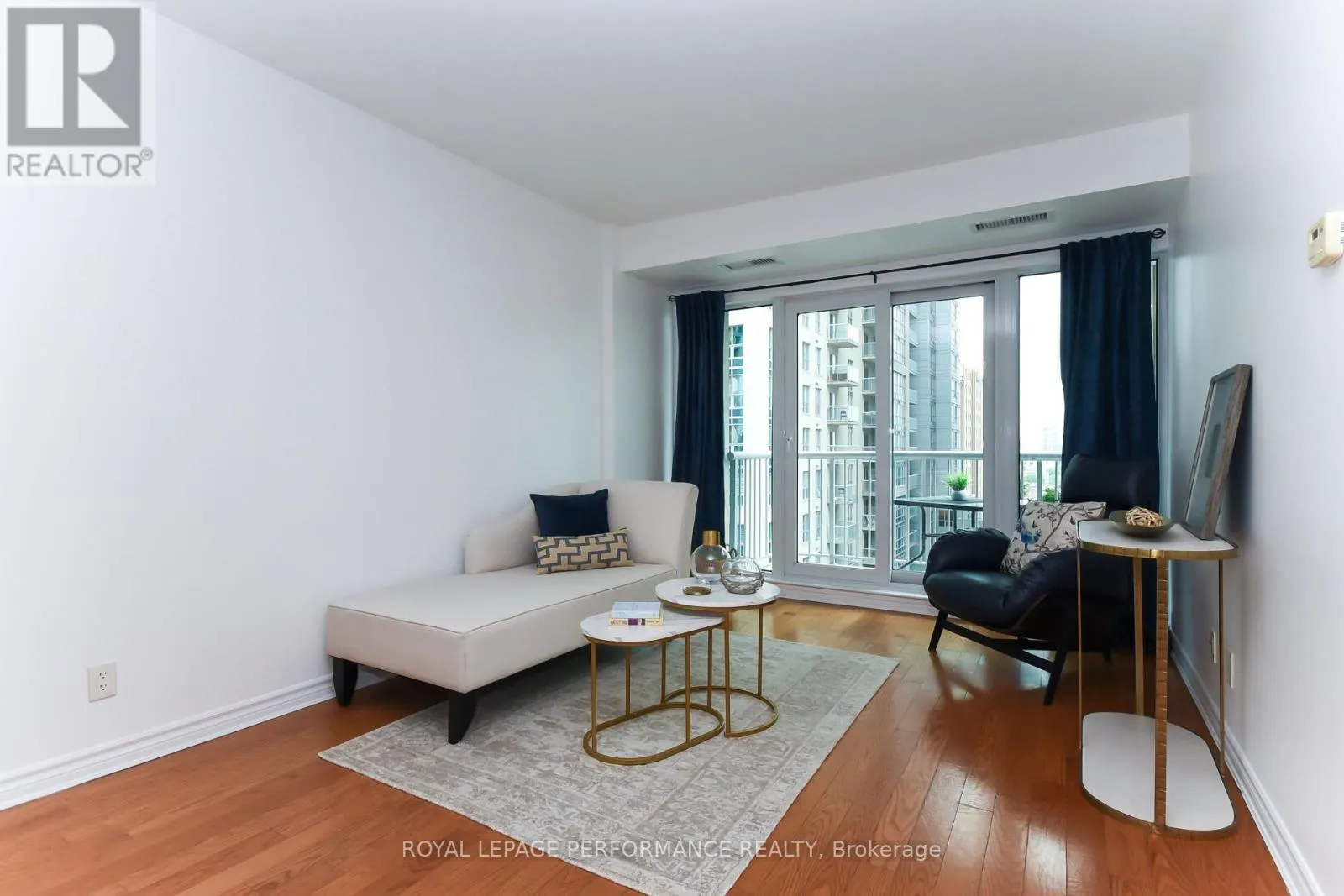 1107 - 234 RIDEAU STREET