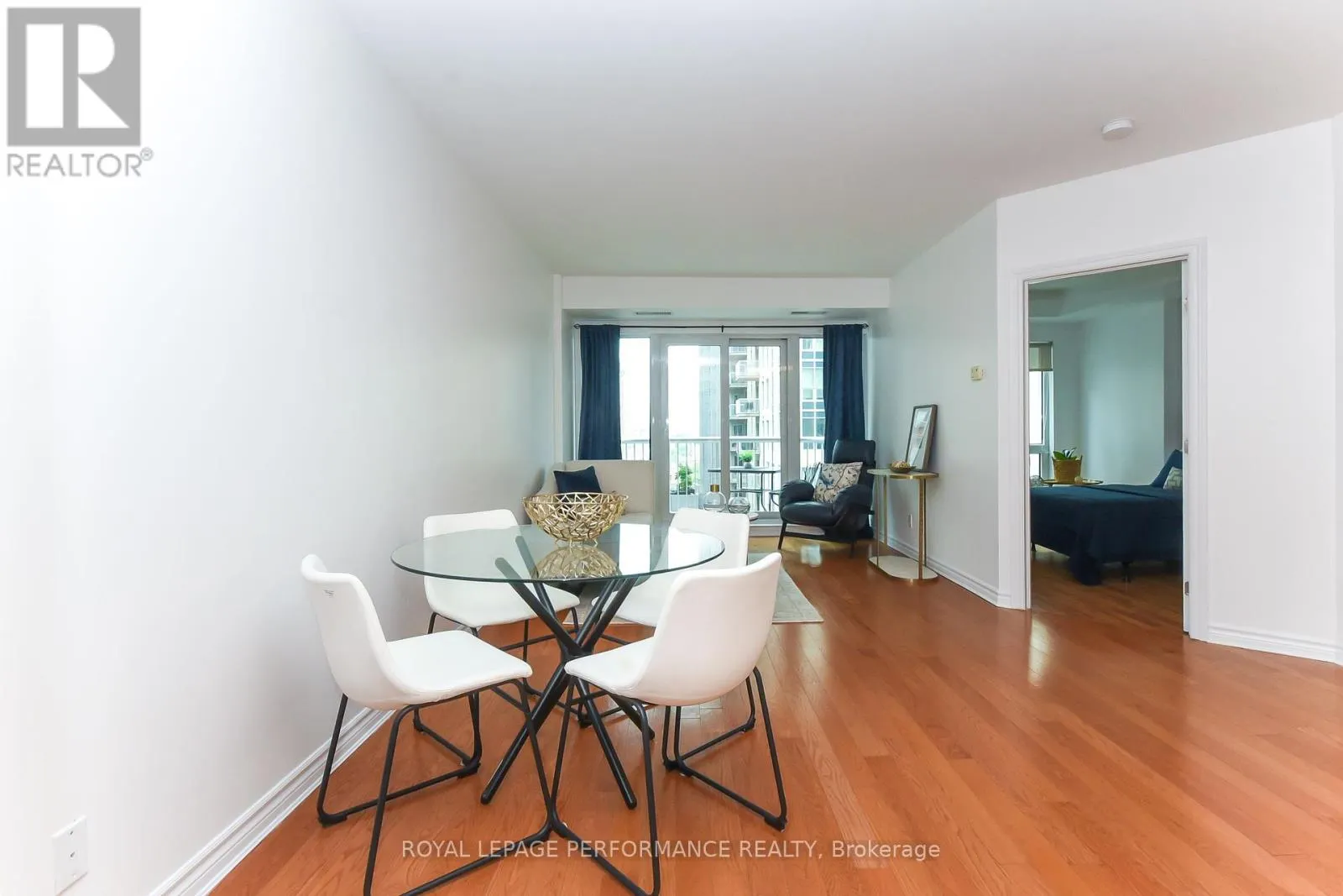 1107 - 234 RIDEAU STREET