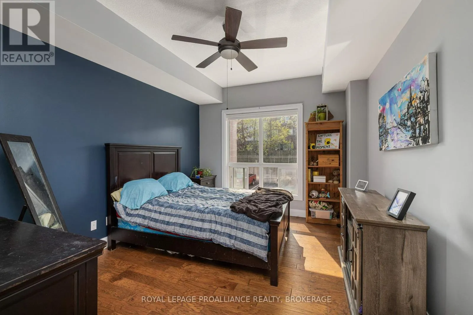 205 - 350 WELLINGTON STREET, #205