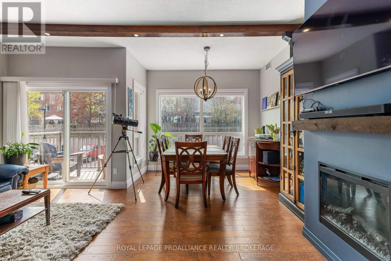 205 - 350 WELLINGTON STREET, #205