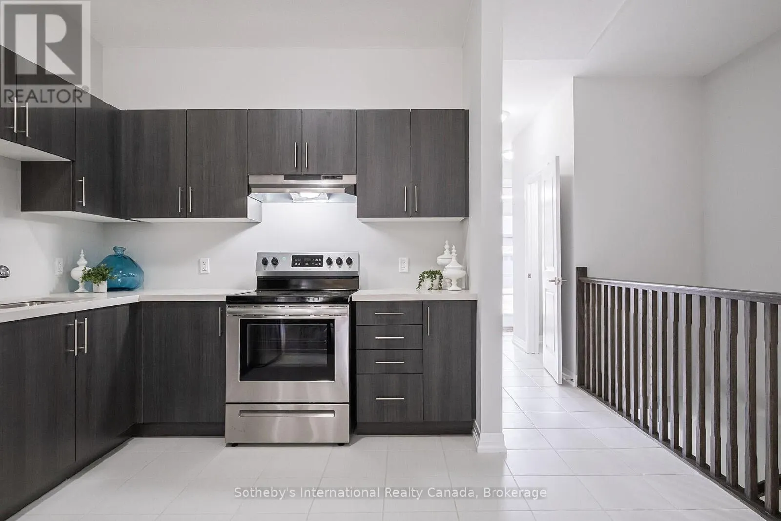 46 - 550 GREY STREET, #46