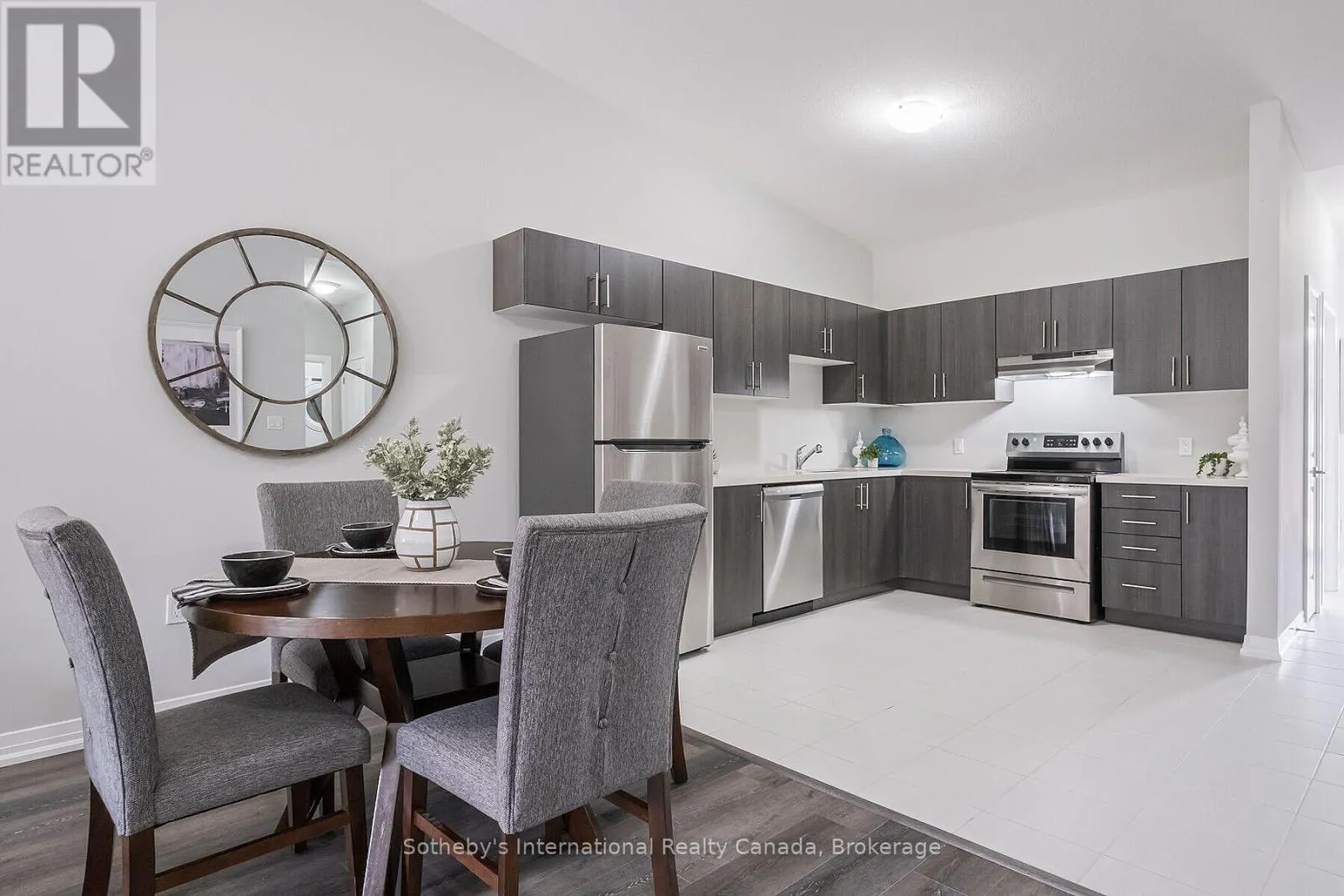 46 - 550 GREY STREET, #46