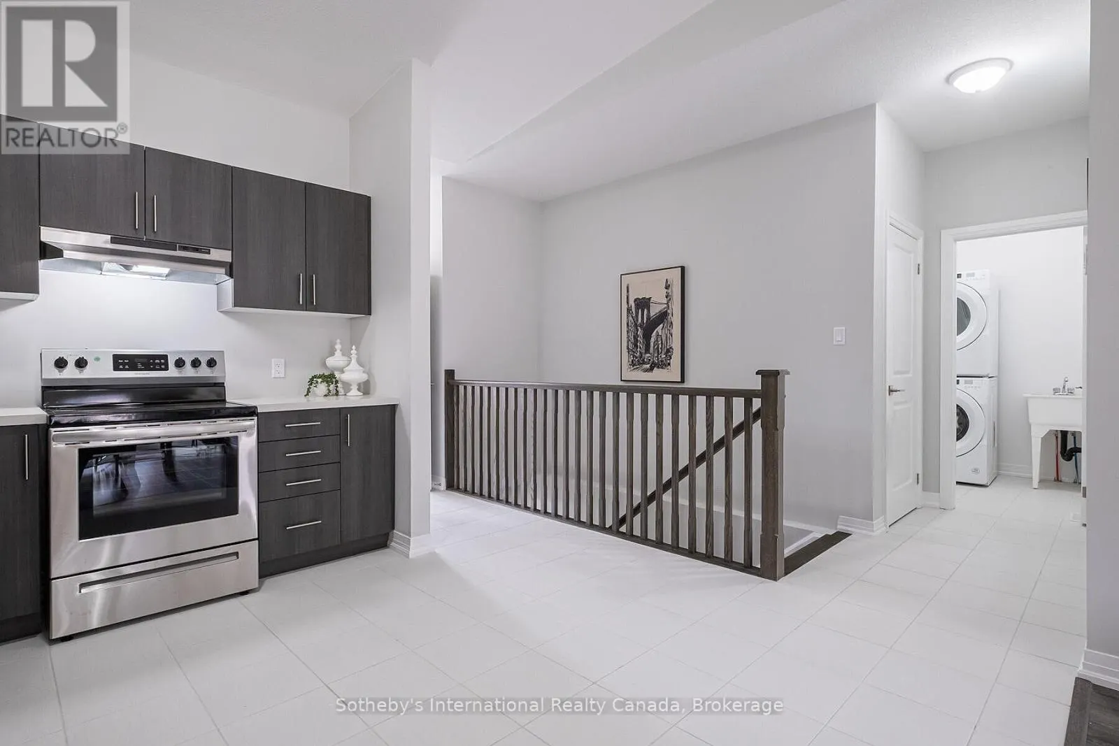 46 - 550 GREY STREET, #46