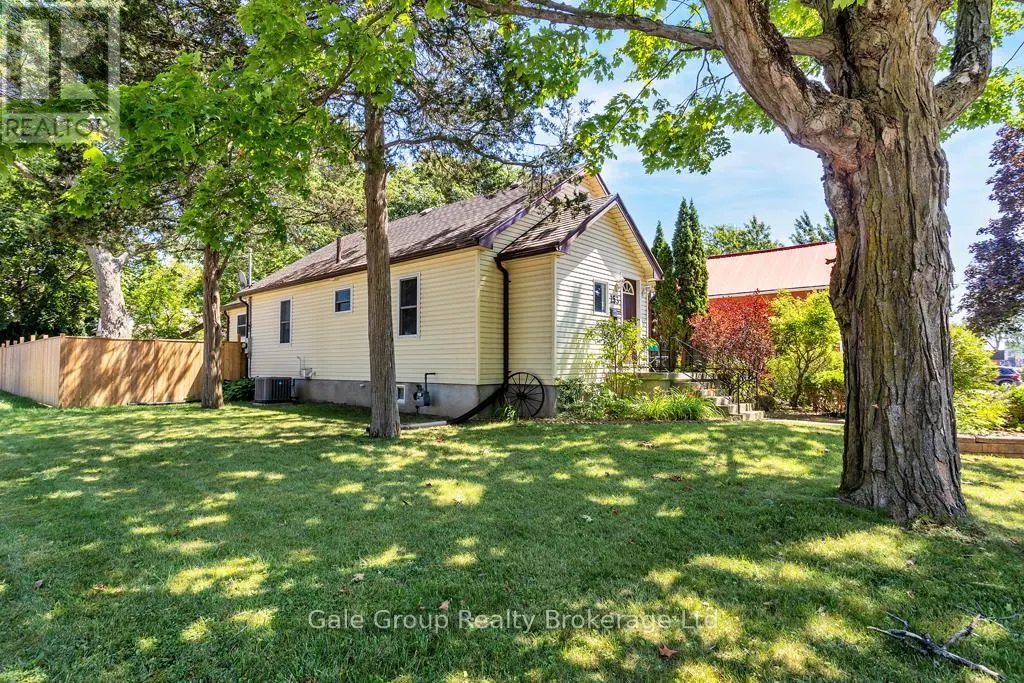 253 JOHN STREET N