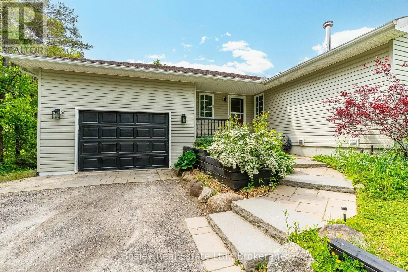136 MAPLE LANE