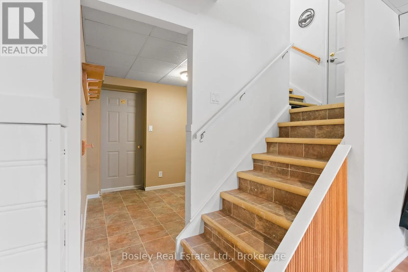 136 MAPLE LANE