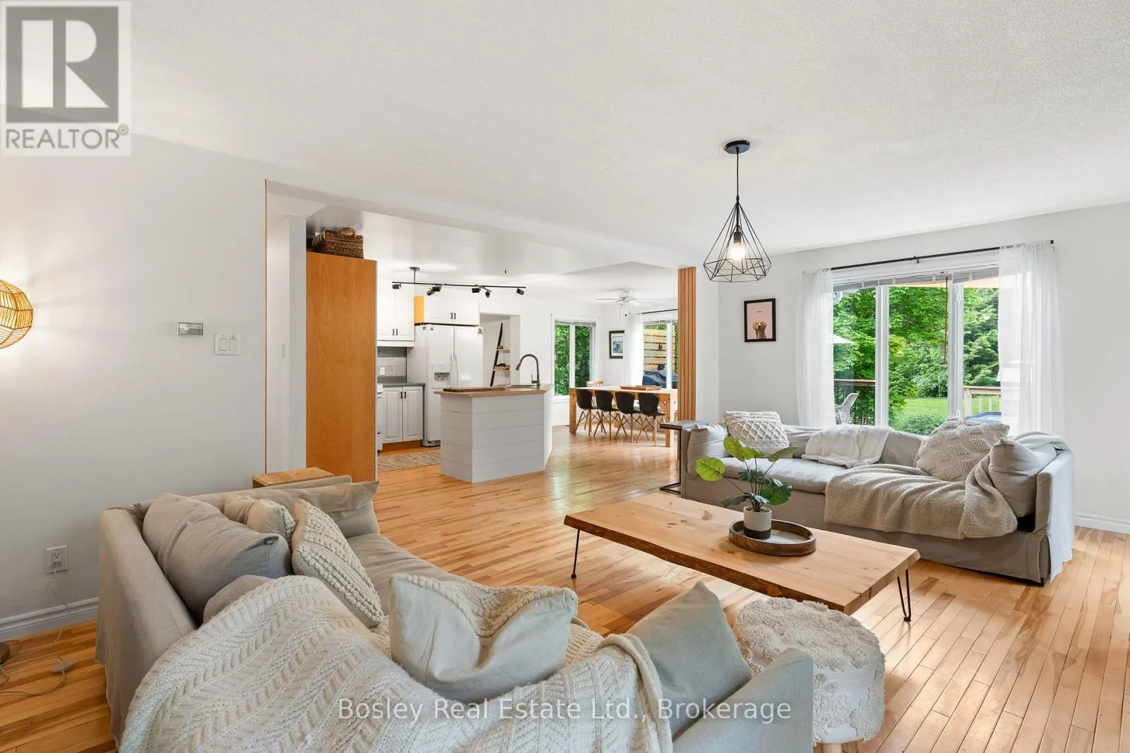 136 MAPLE LANE