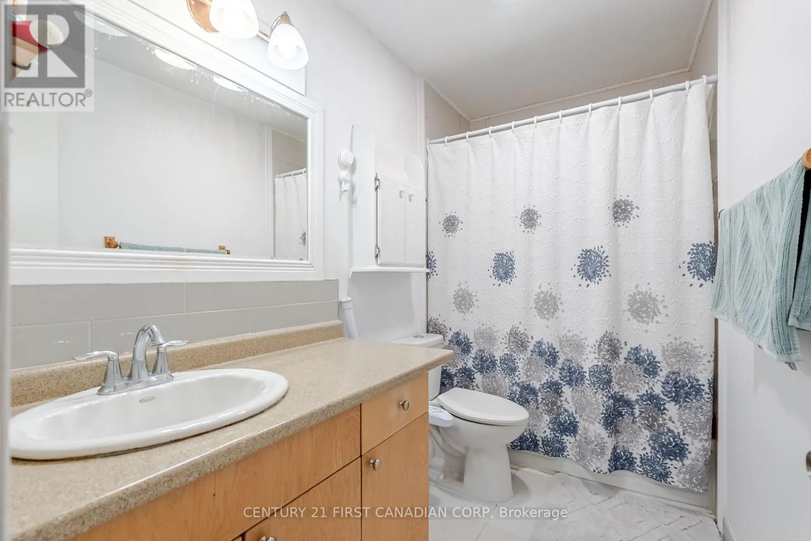 8 - 360 HOMESTEAD COURT, #8