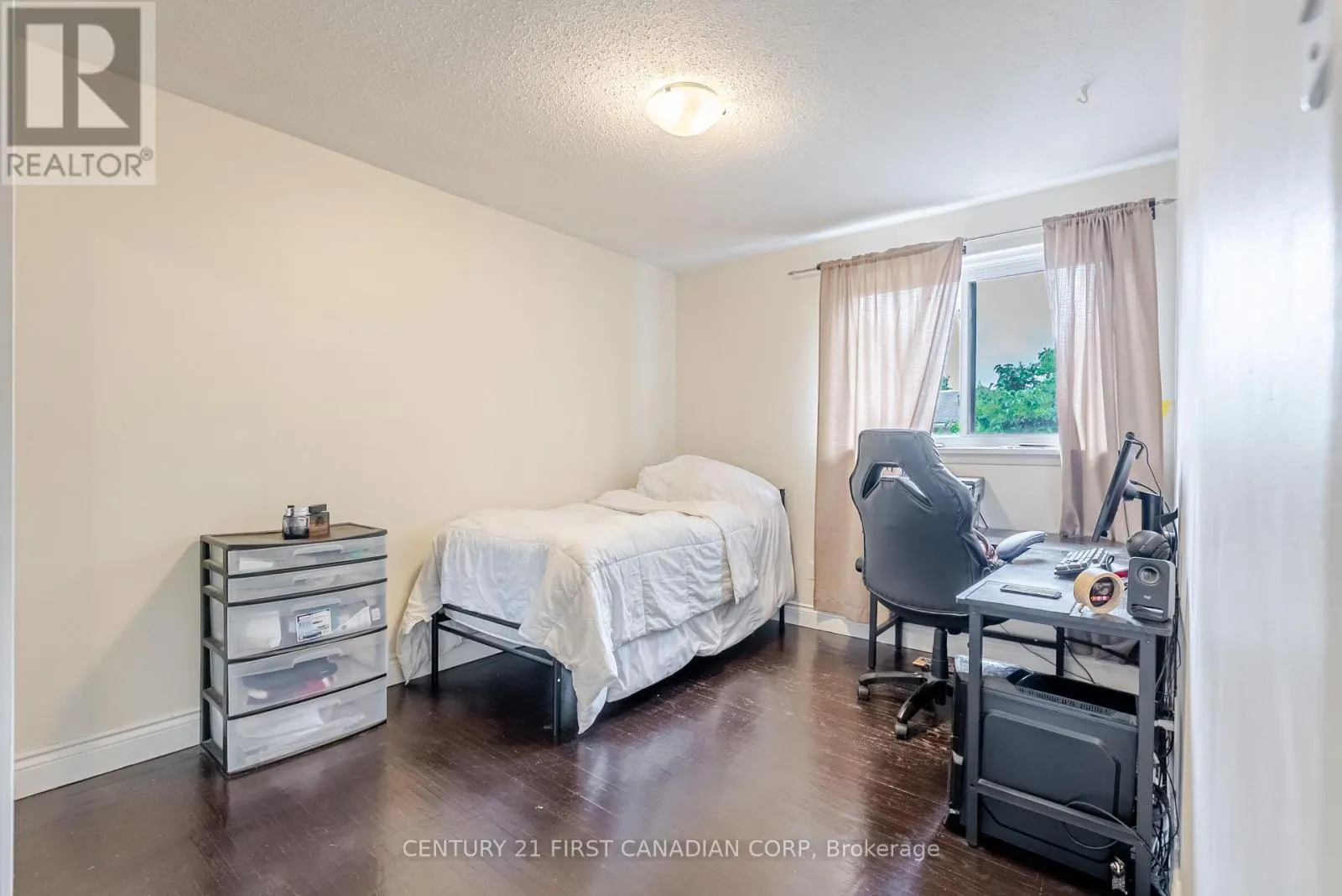 8 - 360 HOMESTEAD COURT, #8