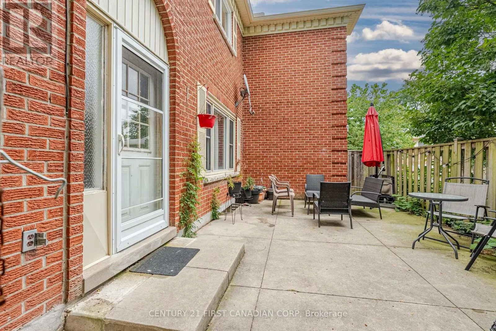 8 - 360 HOMESTEAD COURT, #8