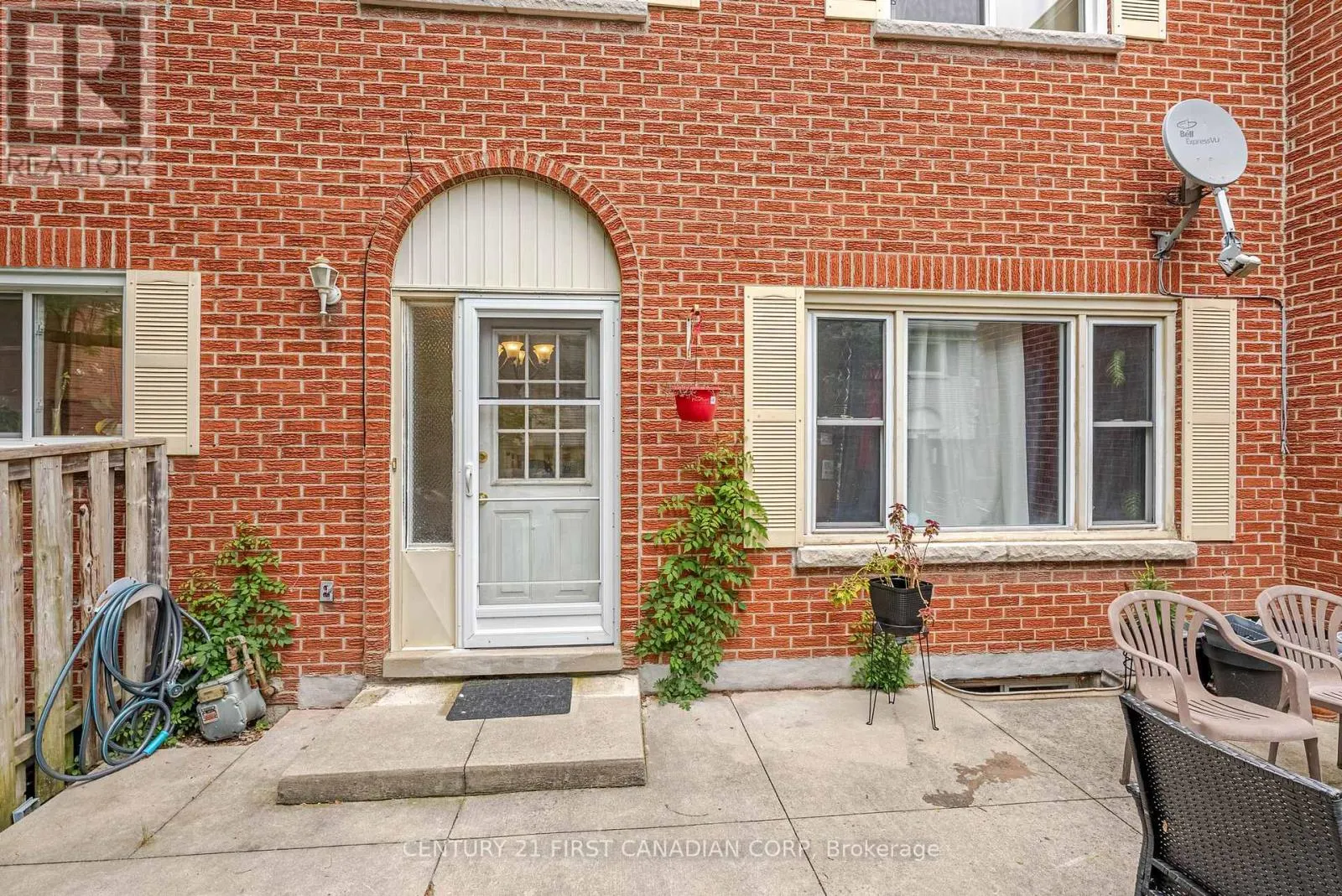 8 - 360 HOMESTEAD COURT, #8