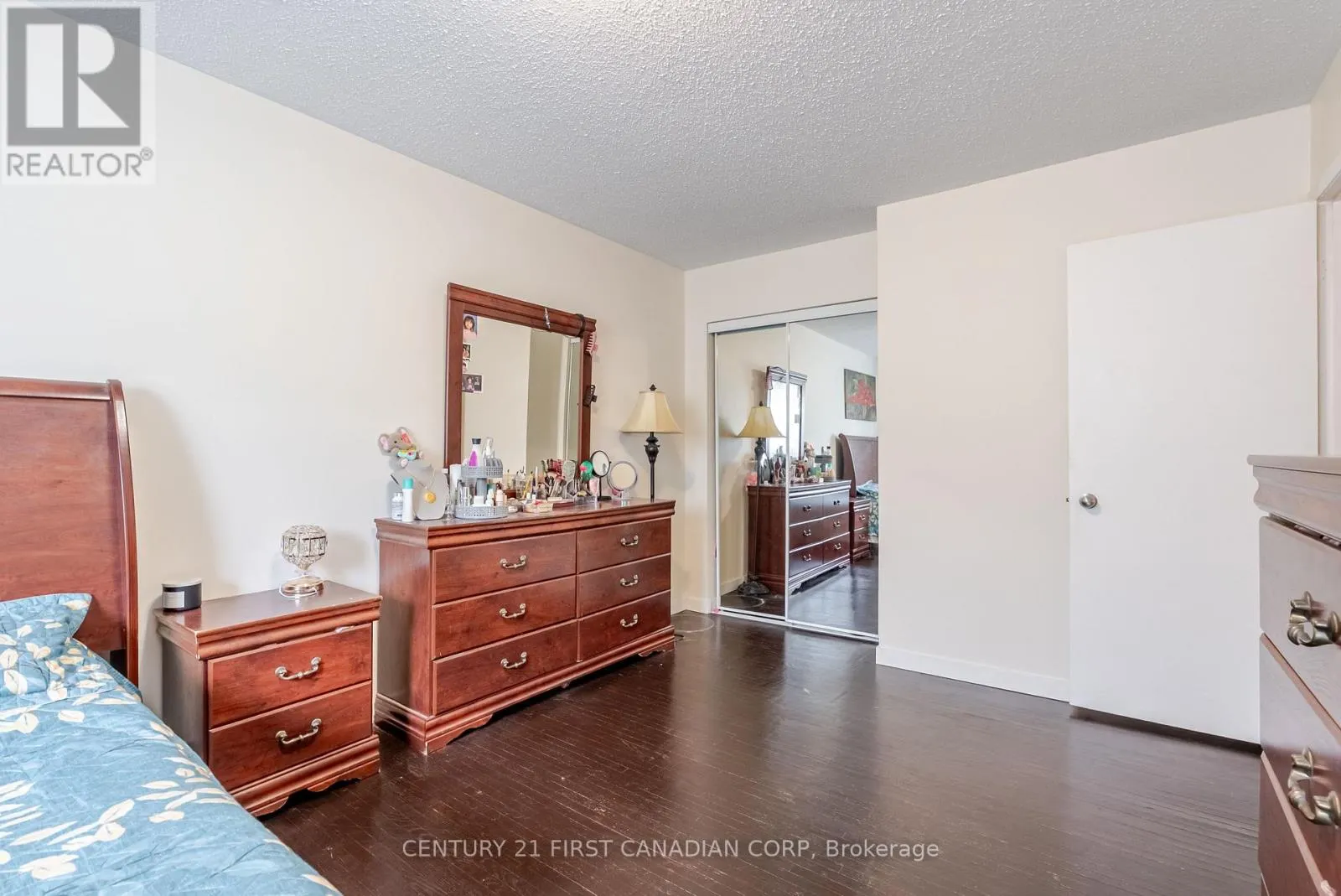 8 - 360 HOMESTEAD COURT, #8