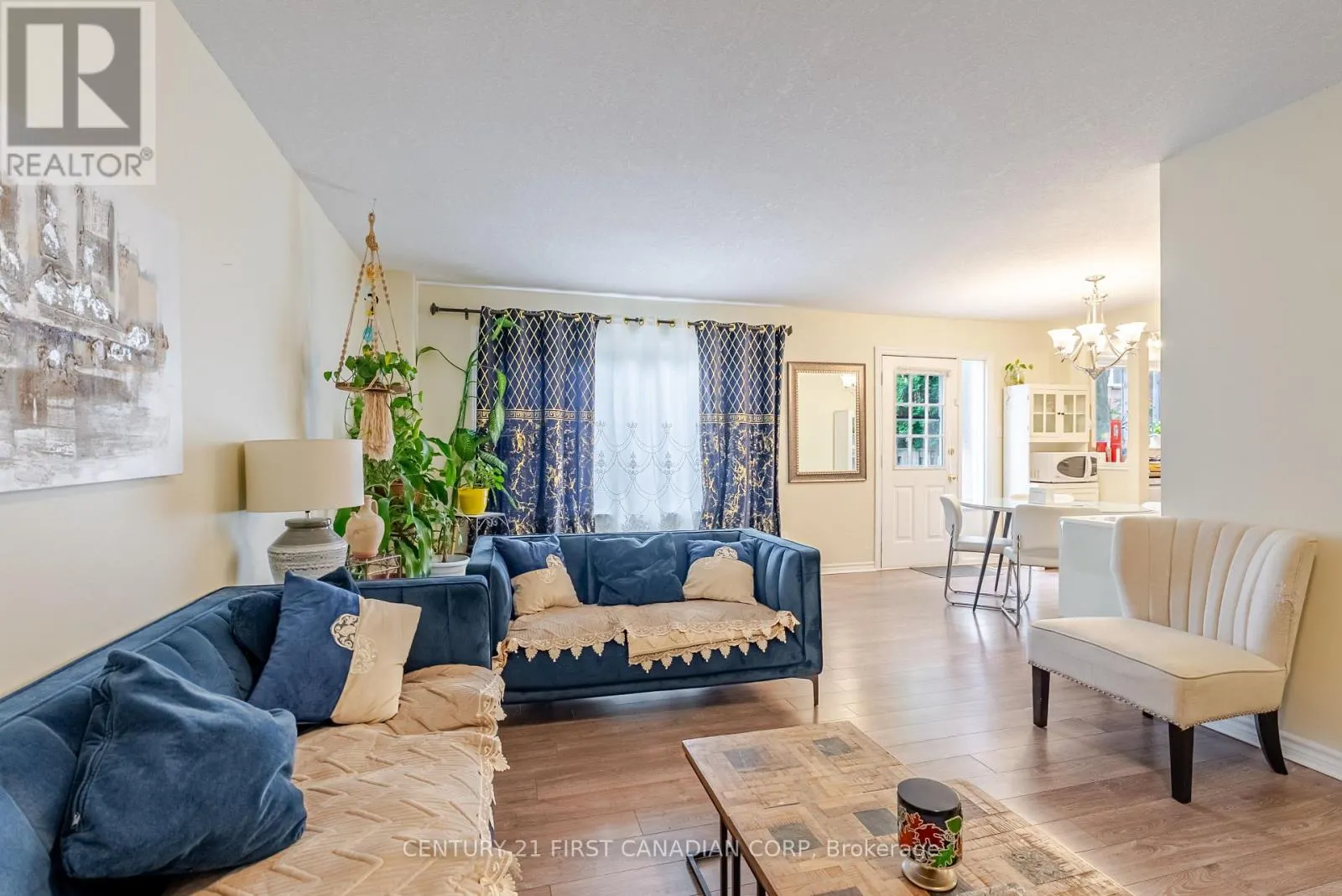 8 - 360 HOMESTEAD COURT, #8