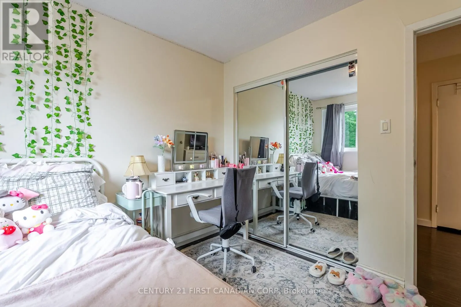 8 - 360 HOMESTEAD COURT, #8