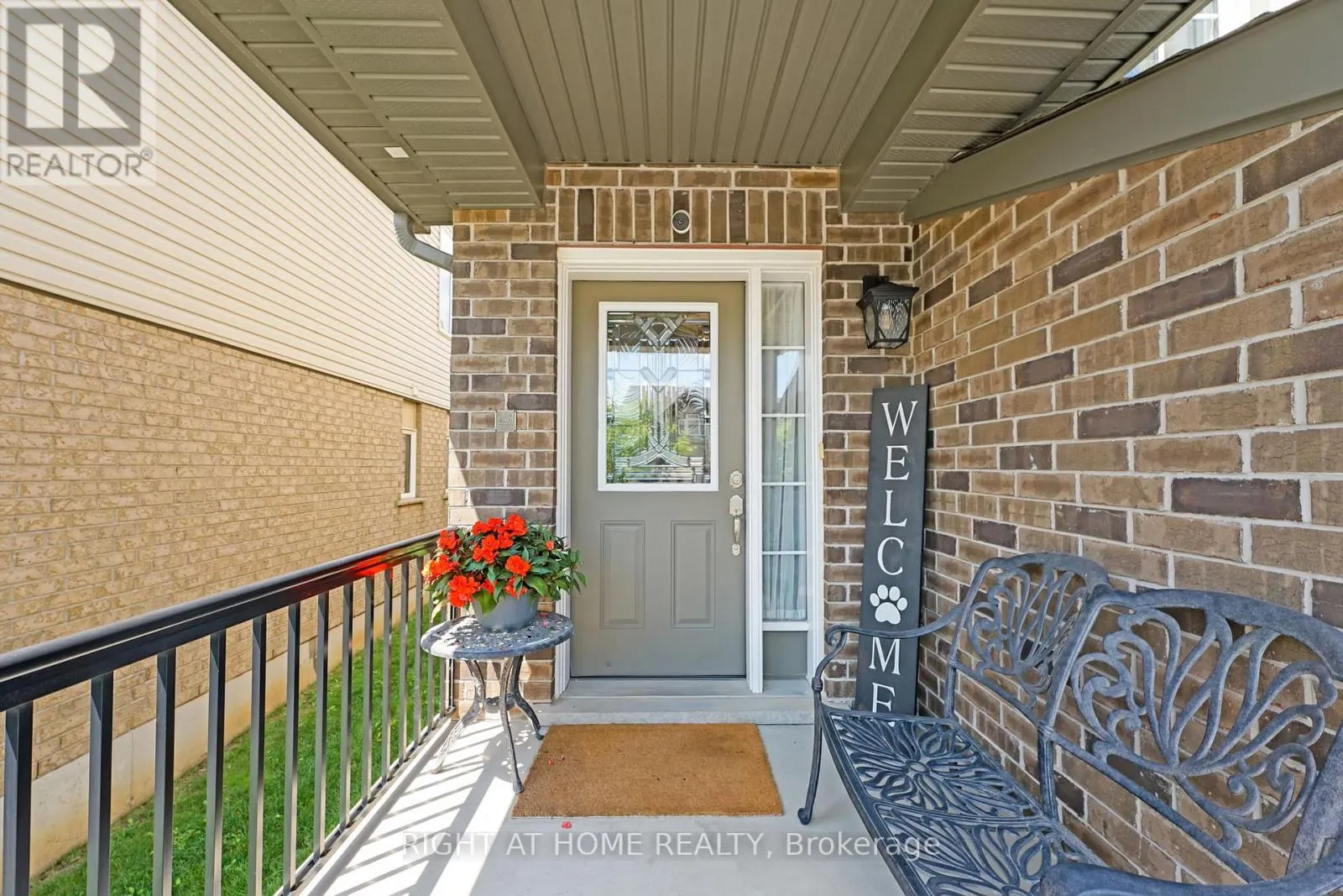 211 HARDCASTLE DRIVE