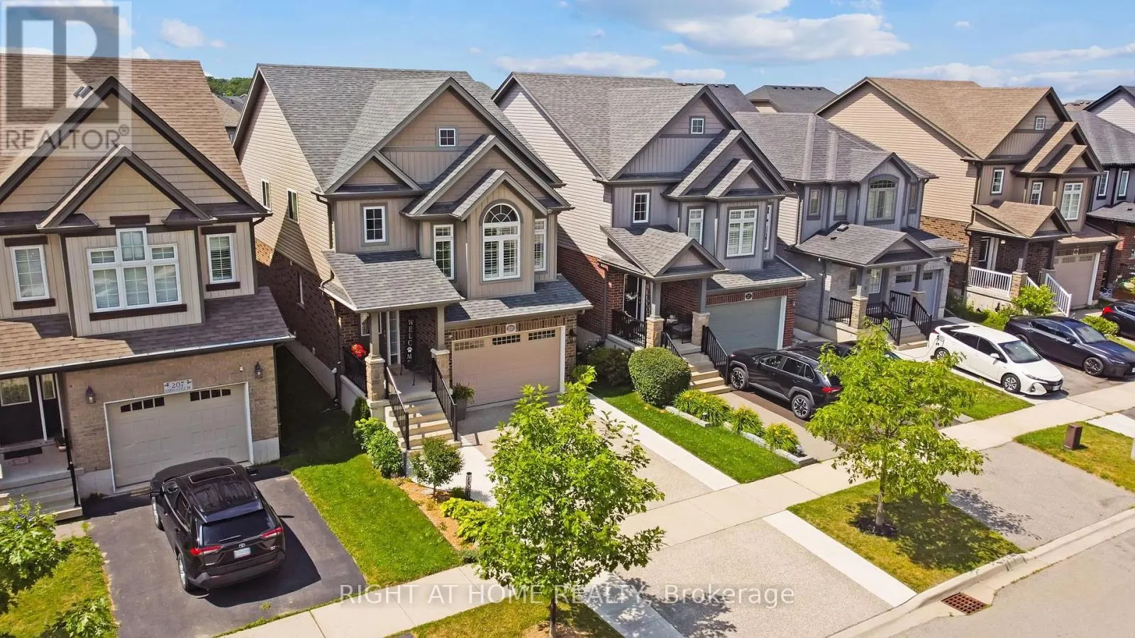 211 HARDCASTLE DRIVE