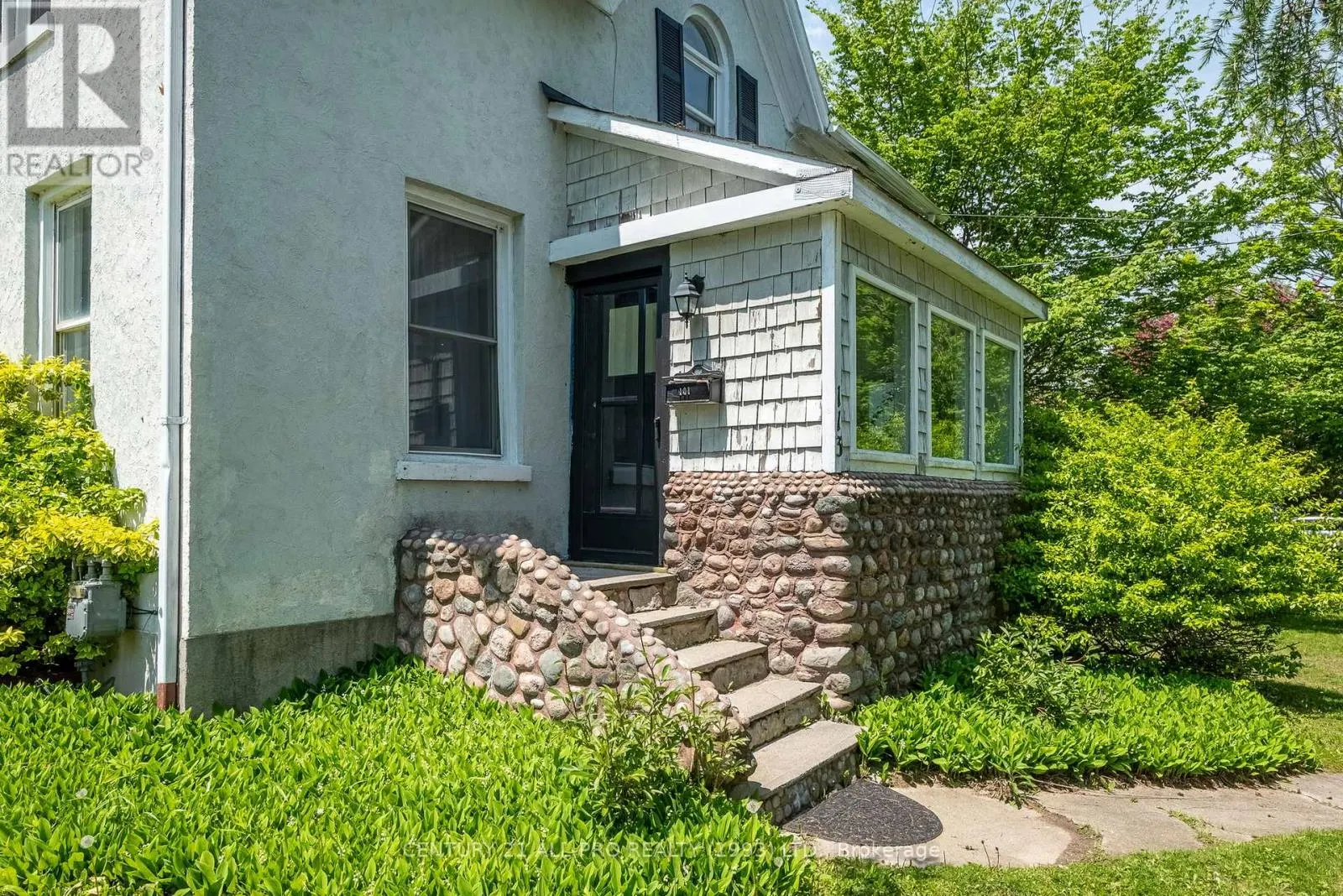 113 TREMAINE STREET
