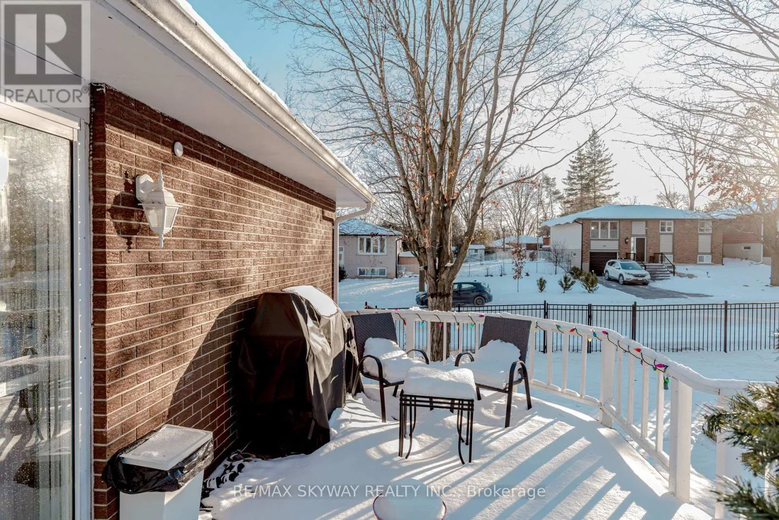 512 GLENDENE CRESCENT