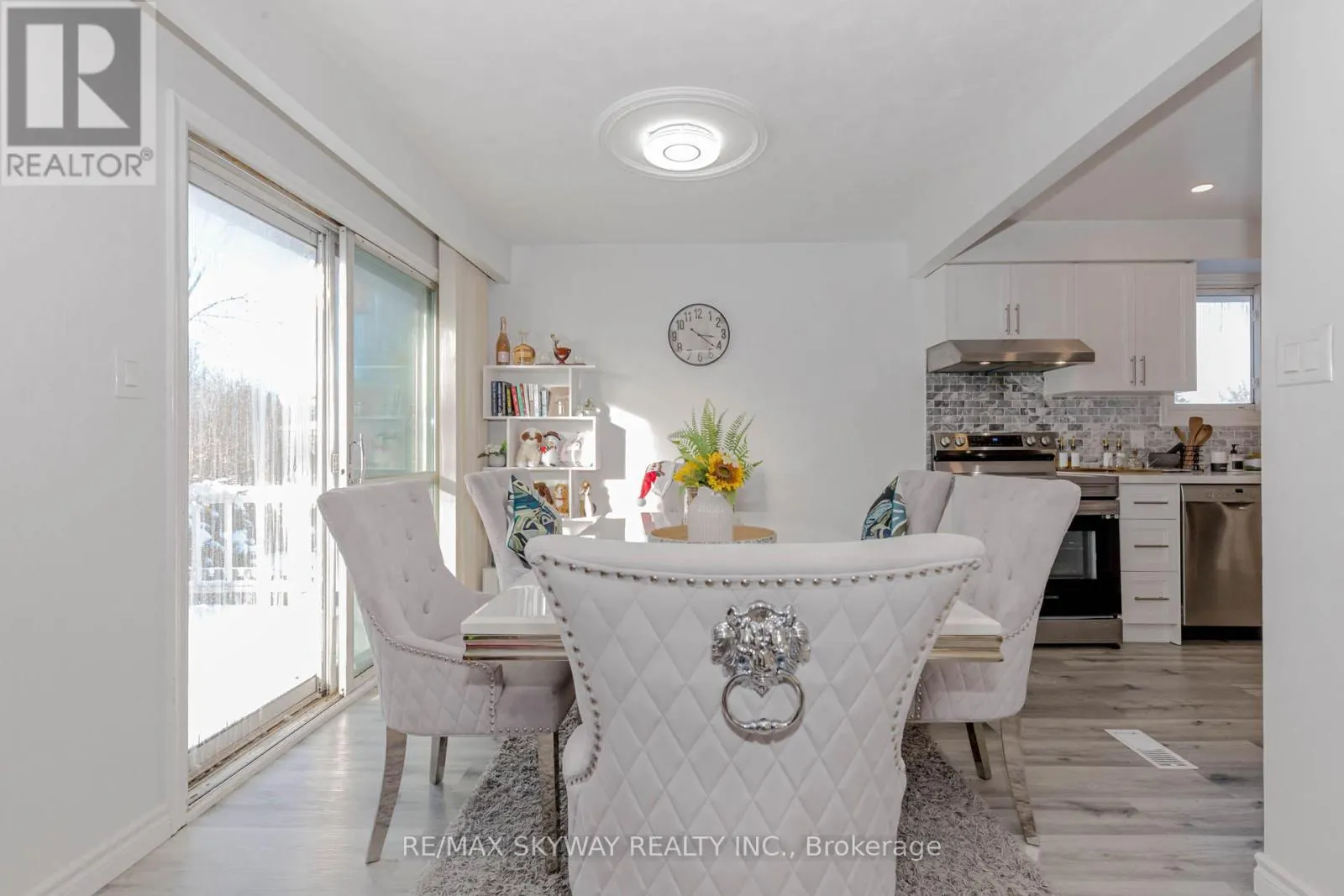 512 GLENDENE CRESCENT